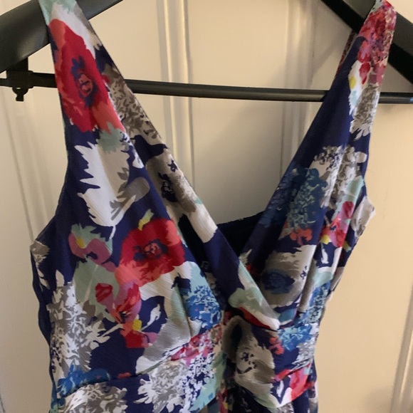 Pretty floral dress with wrap front. - Picture 4 of 4